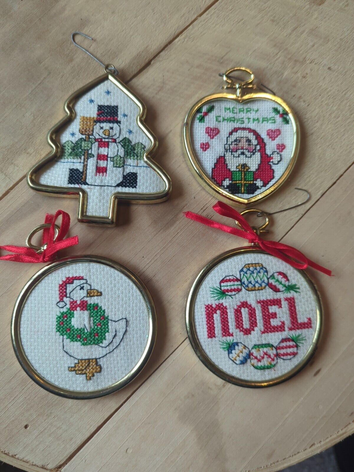 Vintage set of 4 cross-stitched Christmas ornaments. 90\'s Santa Snowman Noel