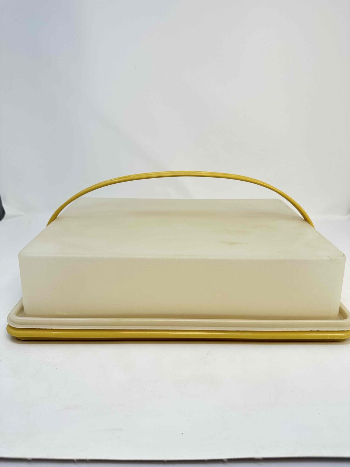Vintage Tupperware Sheet Cake Carrier w/ Lid and handle 624-14 Harvest Gold 9x13