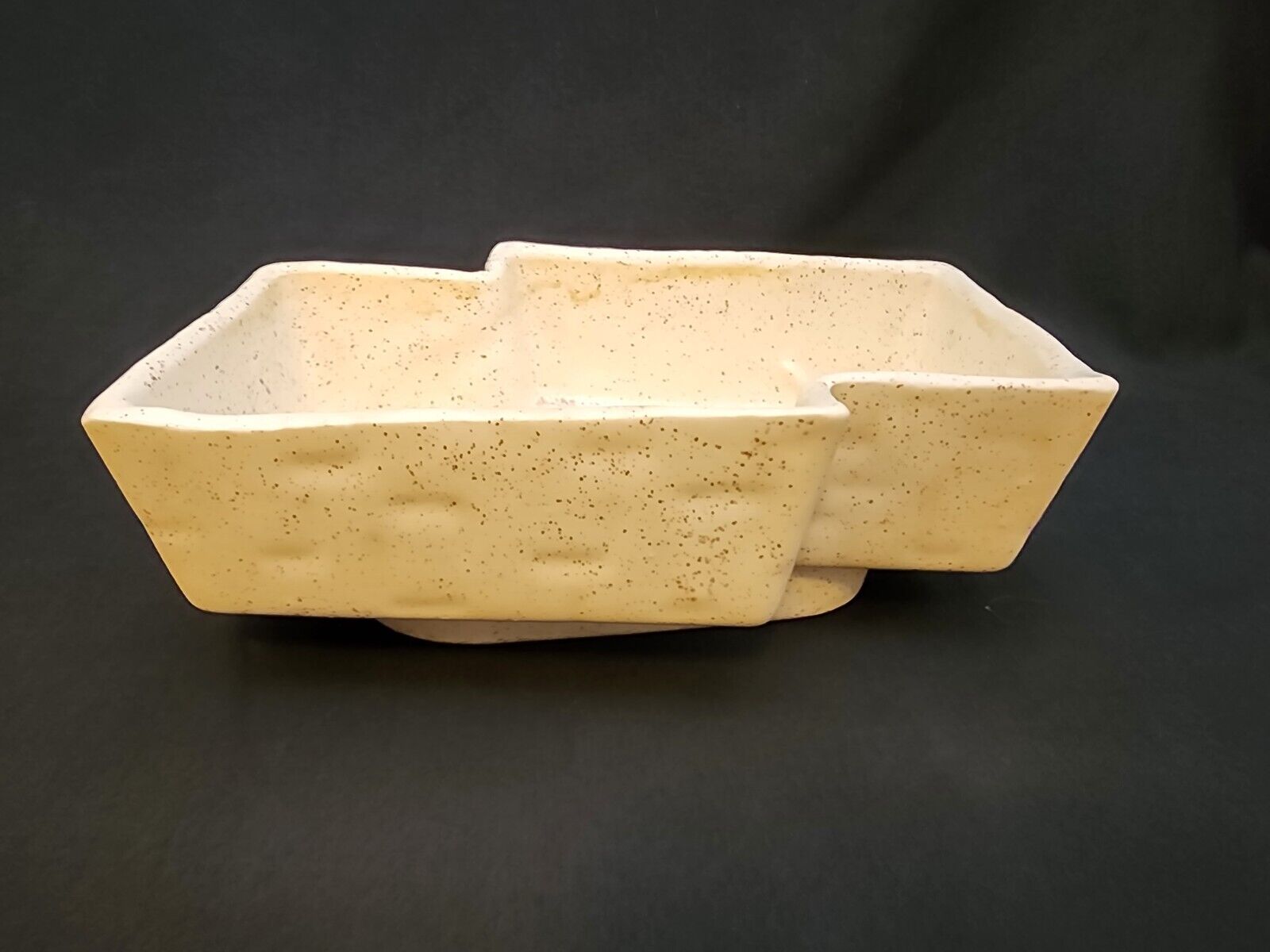 Vintage UPCO Ungemach Pottery Company #274 Flower Planter Speckled Ivory B22