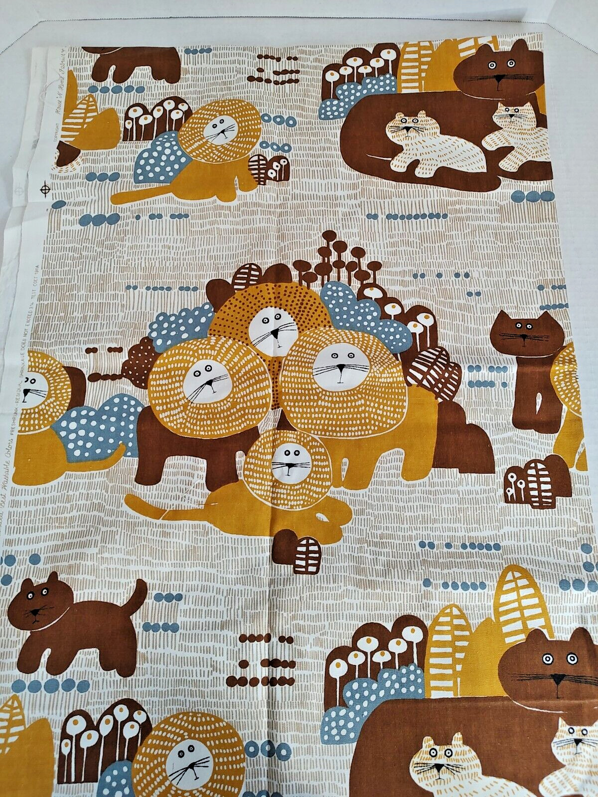 Vtg House N Home Children\'s Fabric Mod Lions Cats Print 66x45\