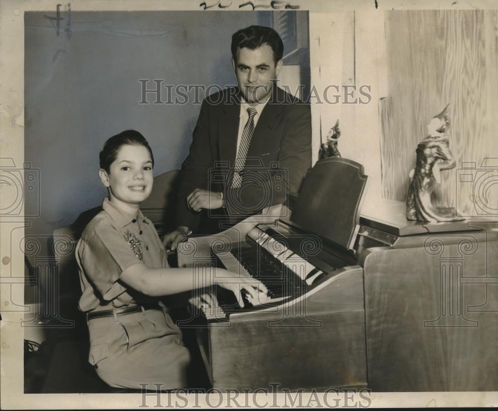 1955 Press Photo Organist Glenn Derringer at New Orleans Recital - nox20021