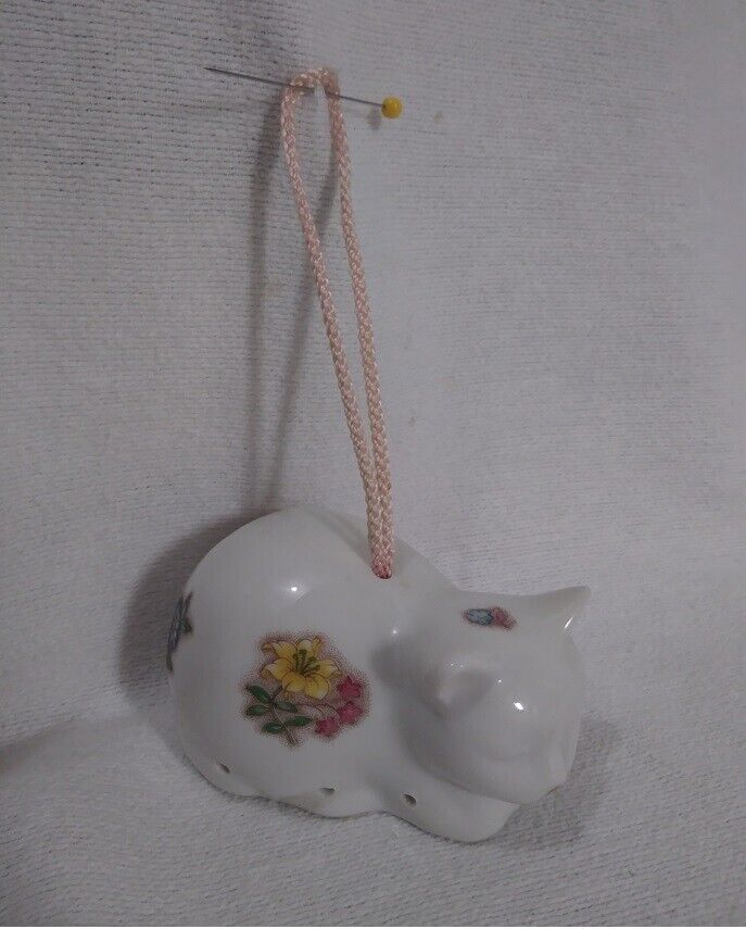 Vintage Porcelain Cat Ornament Potpourri Sachet Holder White  w/ Flowers Japan