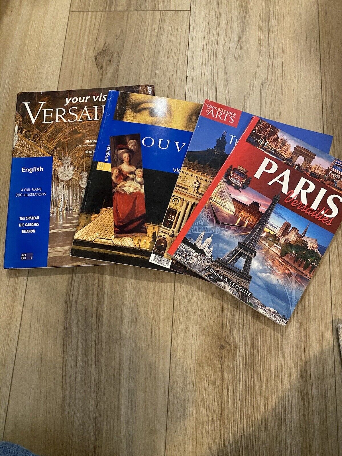 Lot Of  4 Books, Versailles, Louvre, Paris, Opera House, Bookmark