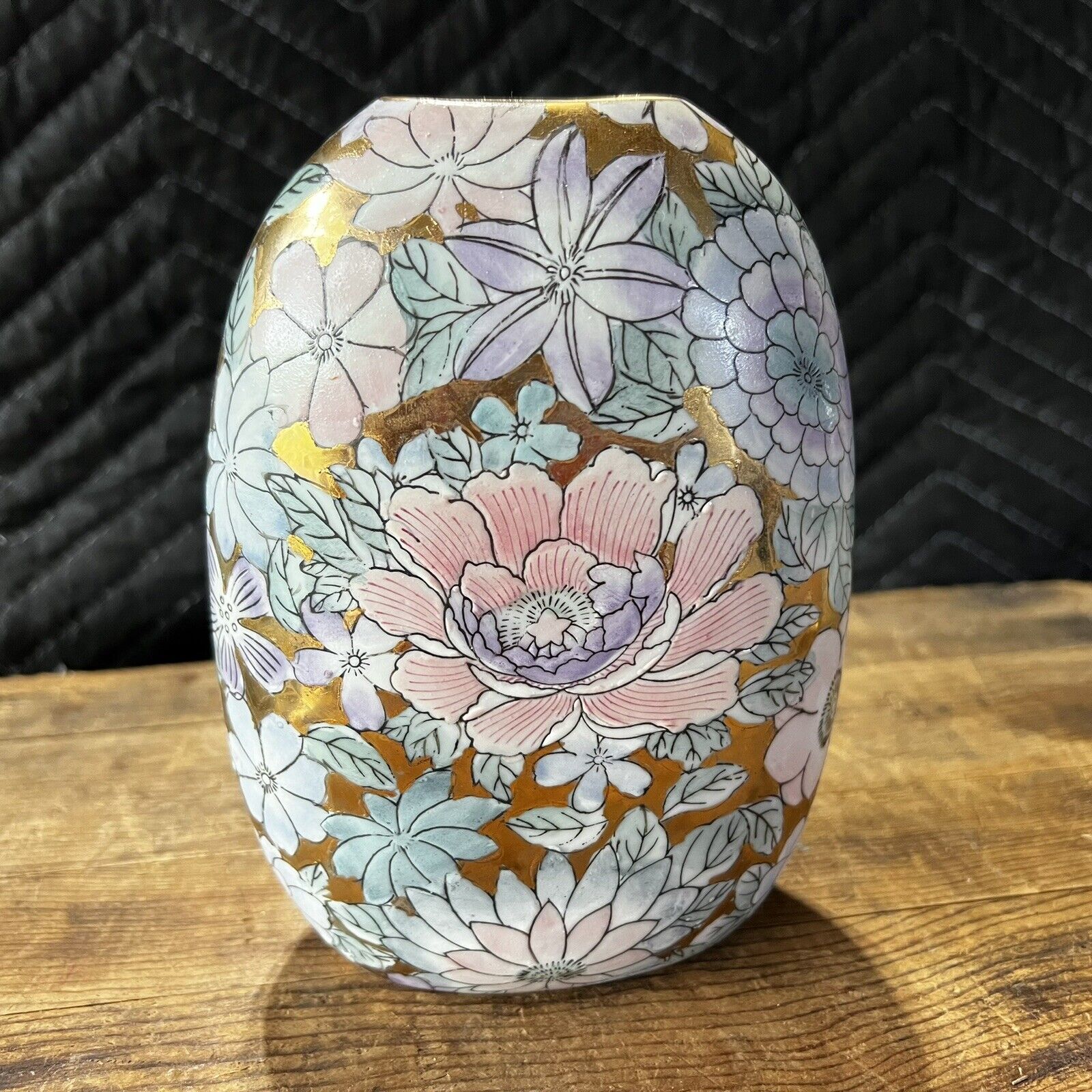 Beautiful Vintage Toyo Japanese Cloisonné Style Gold & Flower China Ceramic Vase