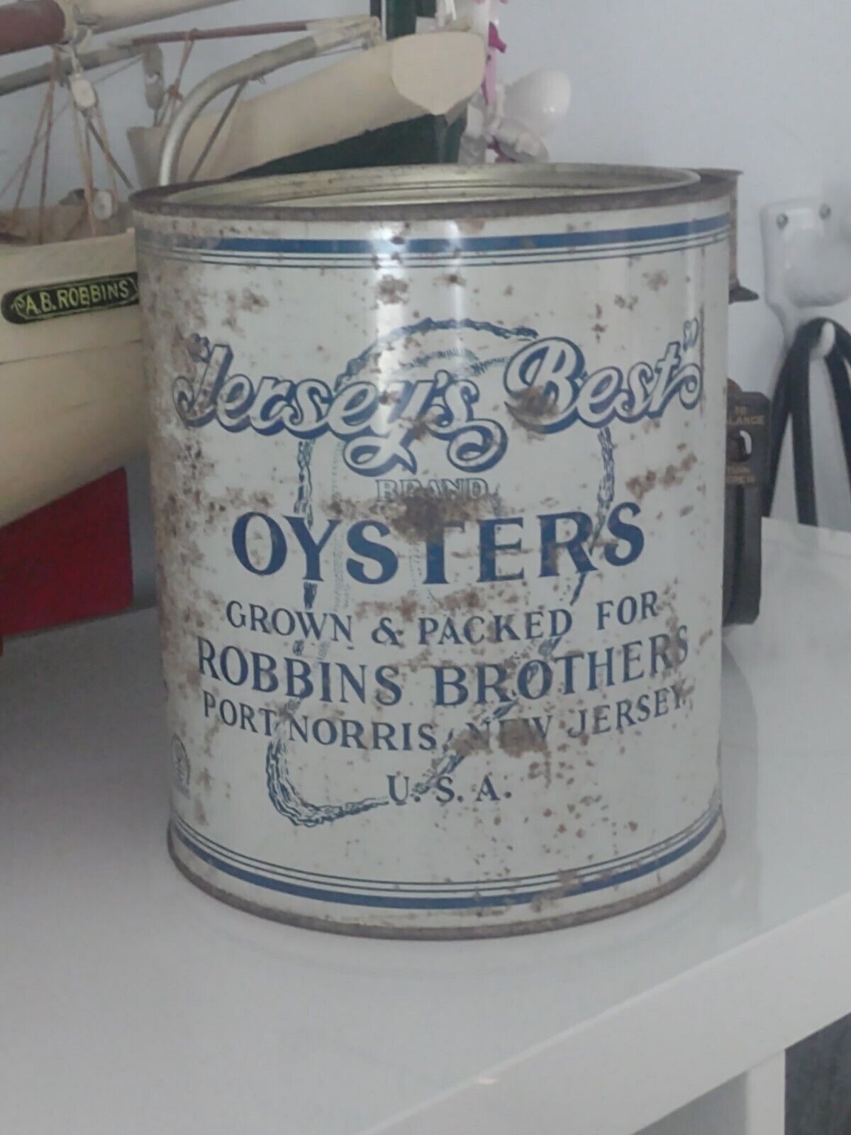 Rare Vintage ROBBINS BROTHERS Oyster Tin New Jersey
