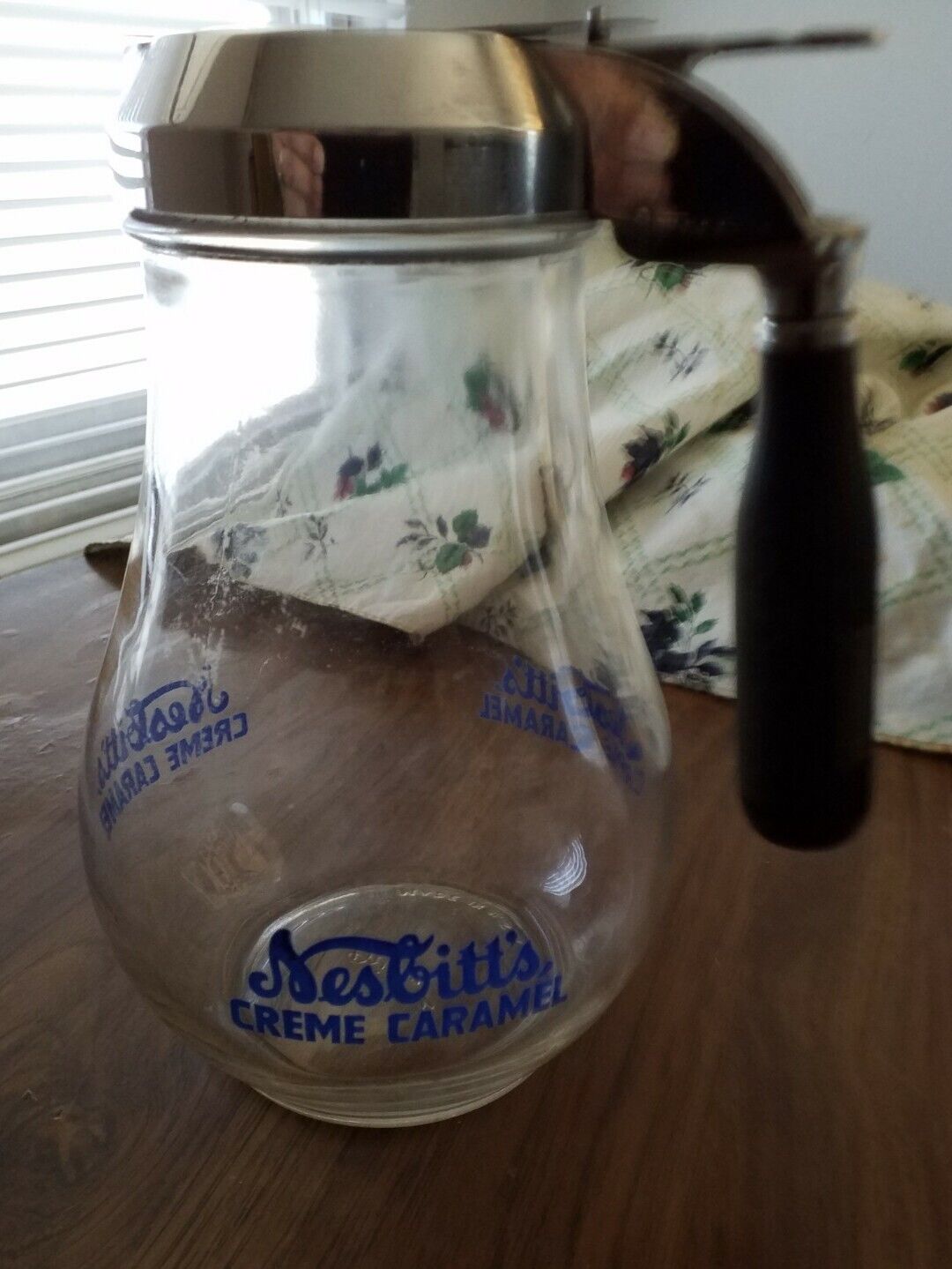 vintage NESBITT\'S pitcher Soda Fountain dispenser with Black bakelite handle