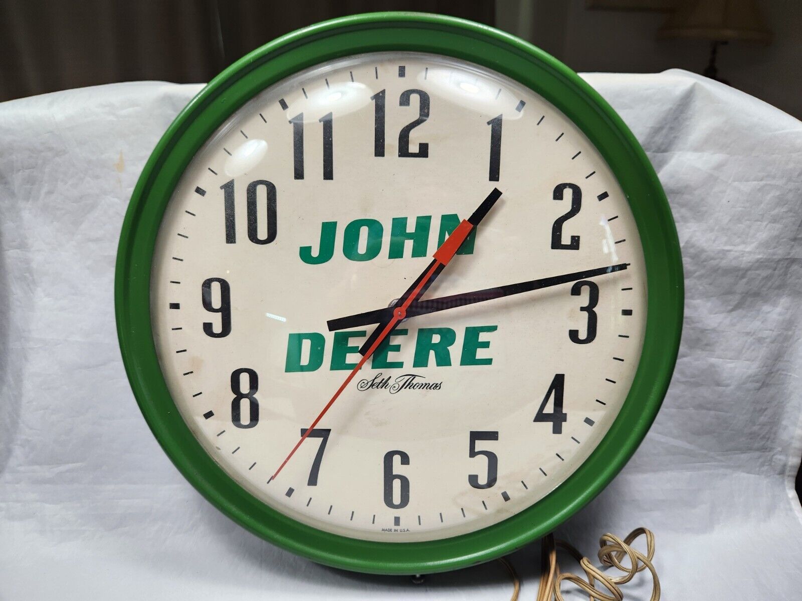 Vintage John Deere Seth Thomas Made in USA Advertising Wall Clock Bubble Glass