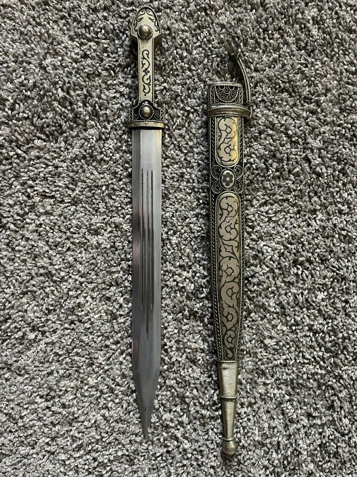 Caucasian dagger
