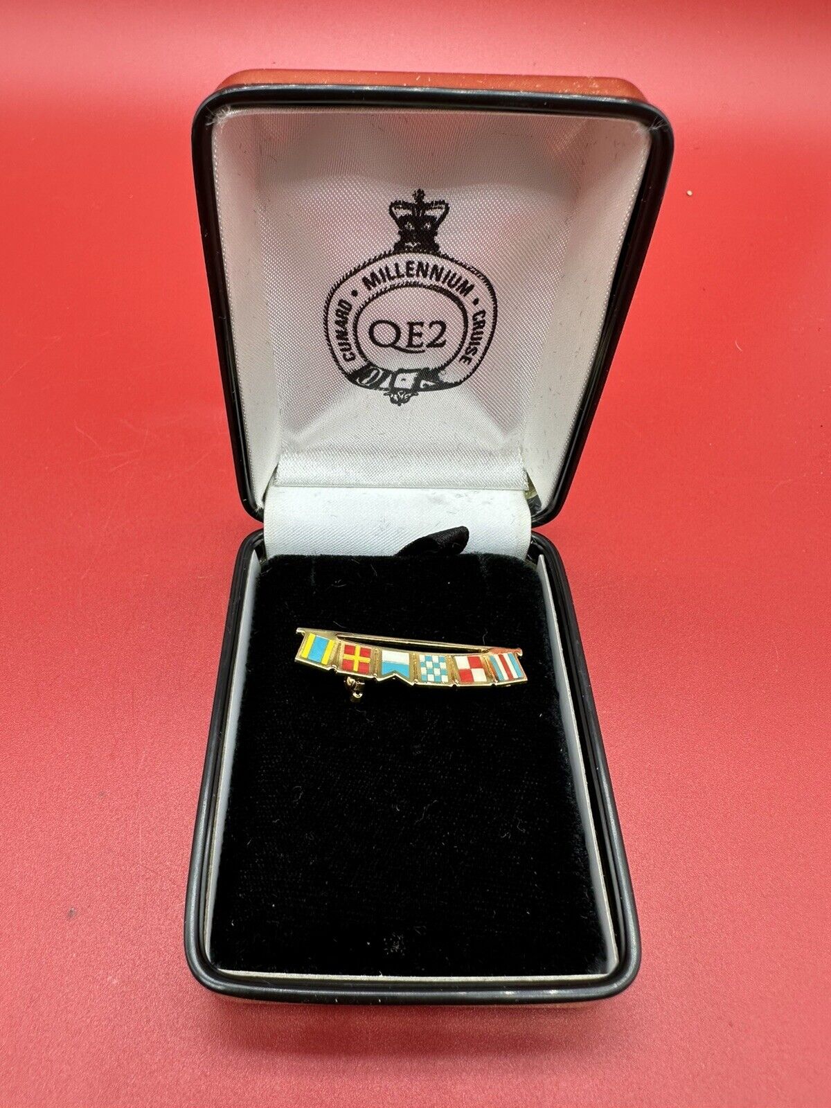 QE2 Queen Elizabeth 2 Millennium Cunard Cruise Ocean Liner Pin In Original Box