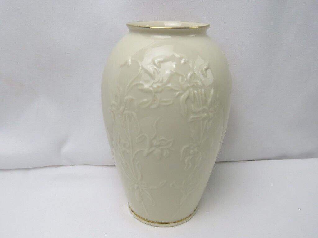 Vintage Lenox Masterpiece Porcelain Ivory Vase Iris Relief Design 24k Gold Trim