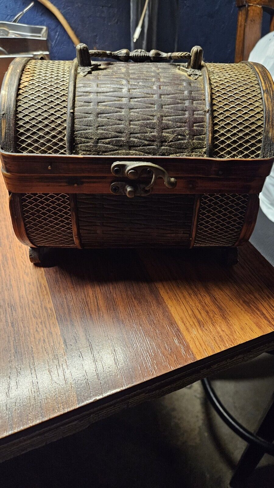Woven Wicker Rattan  Treasure Chest Trinket Box Container, Vintage