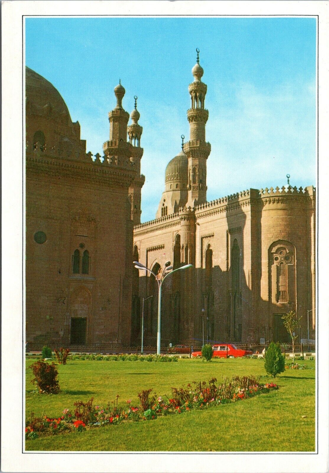 postcard Egypt - Cairo : The Sultan Hassan and El Riffai Mosques