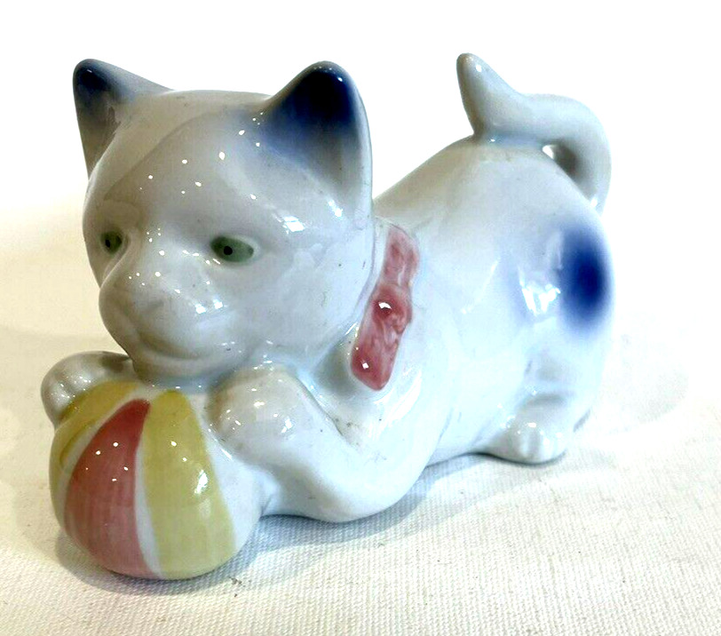 Vtg Porcelain Cat with Ball Blue/White/Pink Figurine