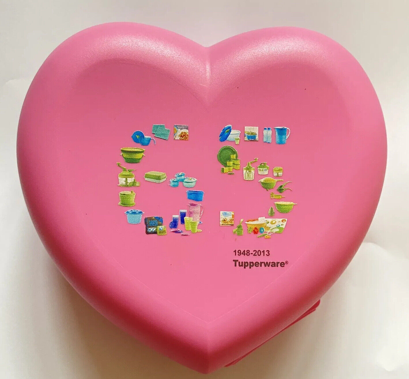 Tupperware Keeper Pink Heart Container Storage Snack Jewelry Trinket #5187A-1