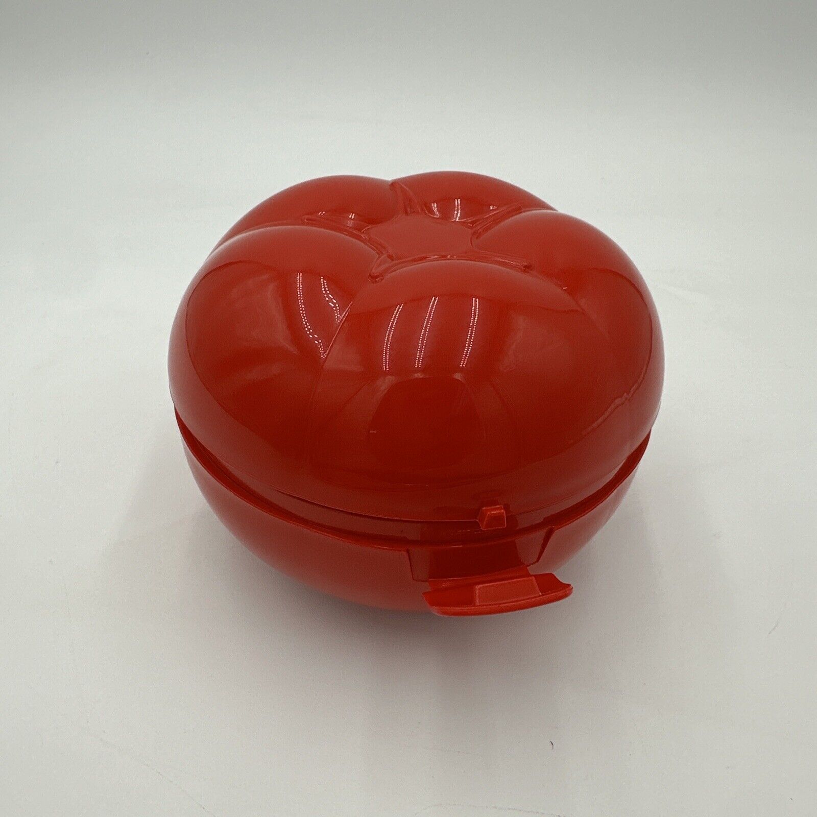 Tupperware Forget Me Not Red Tomato Keeper New