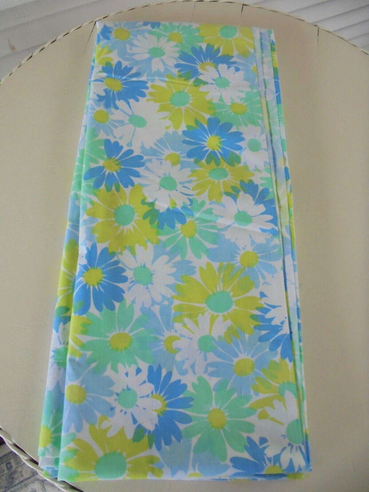 Vintage Floral Flat Sheet Flower Power Mod 70’s Green/Blue/White Daisy Pattern