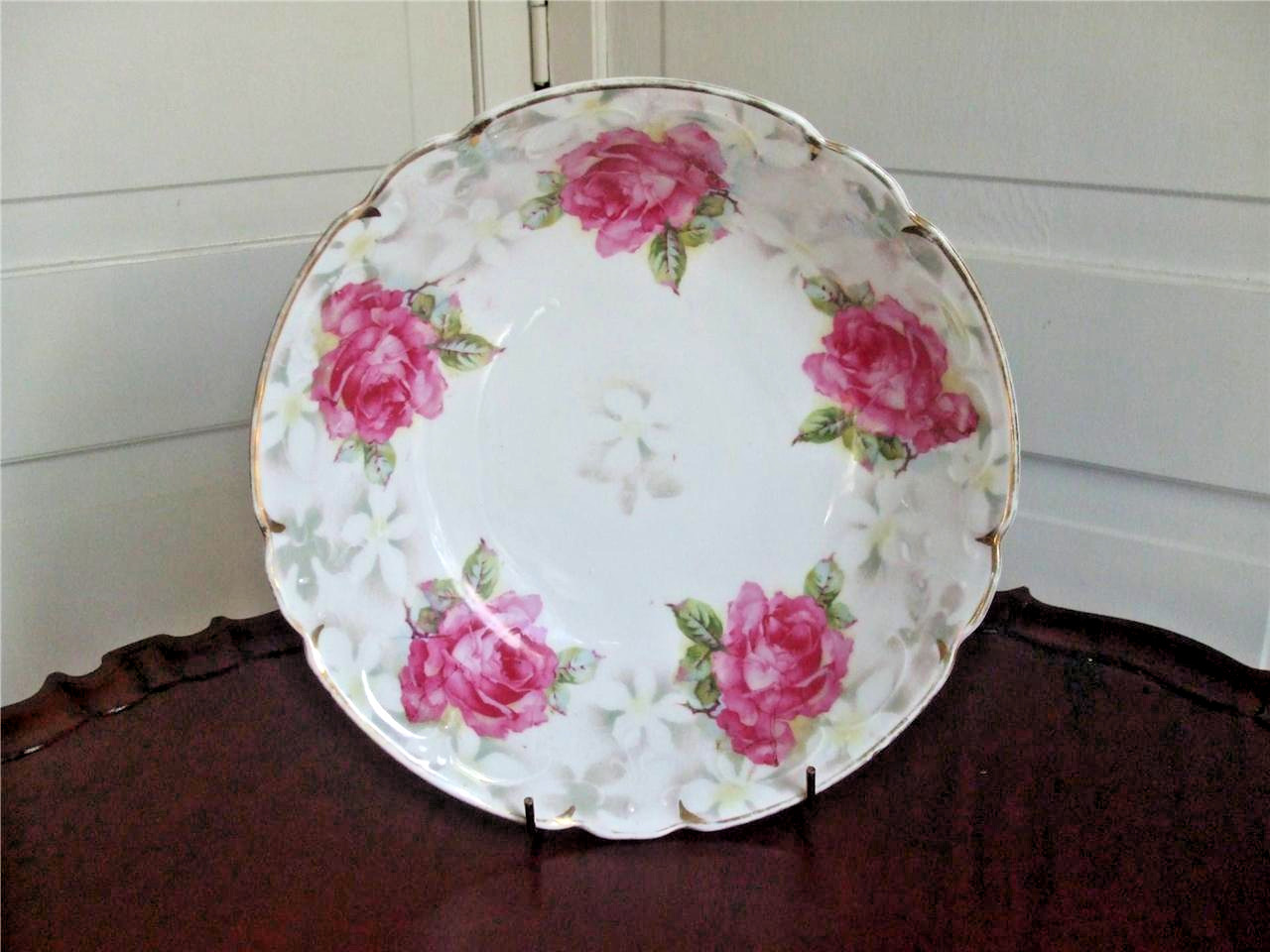 Vintage Large Porcelain Round Bowl w Hand Painted 5 large Pink Roses 10\