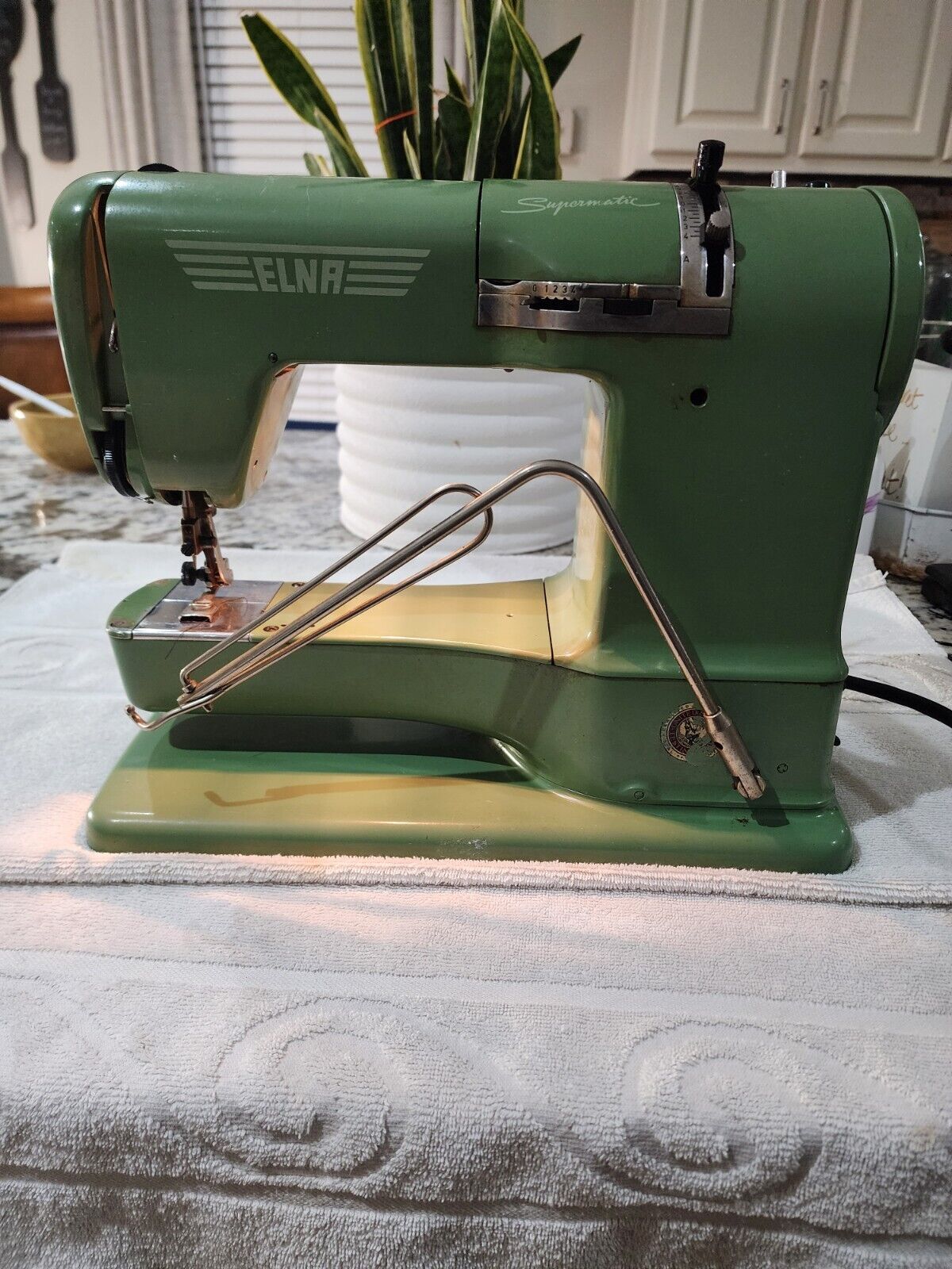 Vintage ELNA Supermatic Sewing Machine 722010 W/ Case Portable Tested/It Runs