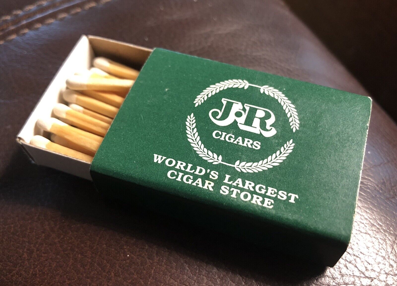 JR Cigar Stores, Clayton / St. Louis, MO, Matchbox With Matches