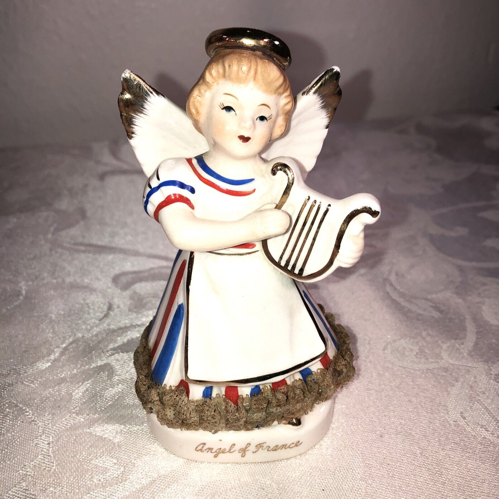 1958 Art Gift Corp. Ceramic Angel Of France Figurine Playing Harp. Preowned.