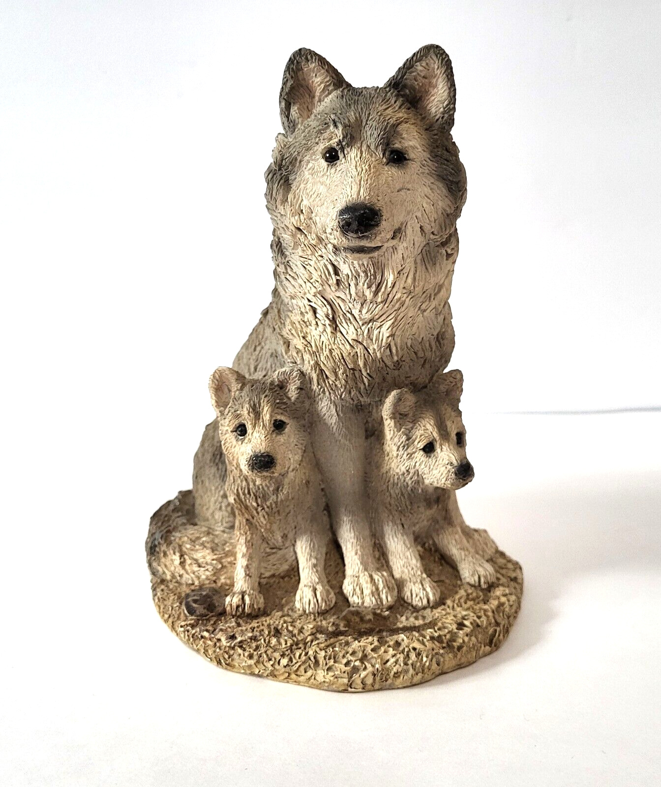 Animal Classics Wolf Cubs and Den Mom Hydrostone Figurine UniteDesign 1993 7.5\