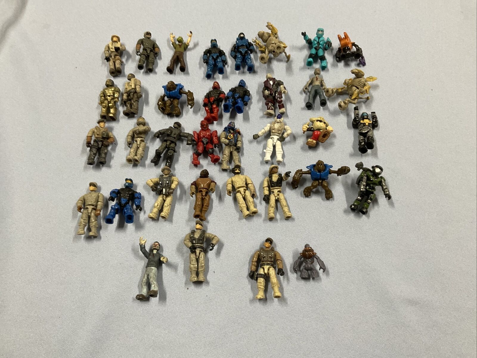 halo, zombies and other mini figure  lot lot of 36 as shown mixed Lot As Shown