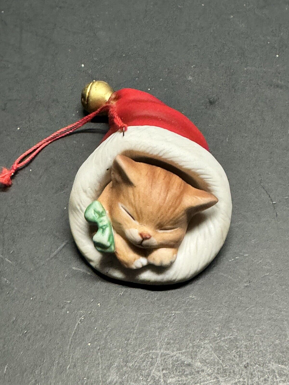 Schmid Sleeping Kitty in Santa Hat Christmas Ornament, pre-owned 1987 Vintage