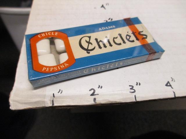 CHICLETS chewing gum box 1940s FULL candy American Chicle Venezuela SEALED