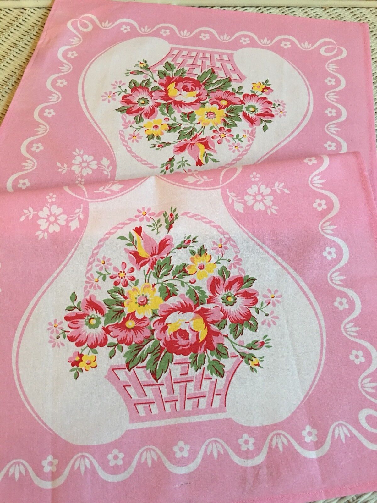New LuRay Vintage Style Pretty Kitchen Tea Towel - Beautiful PINK Floral BASKET