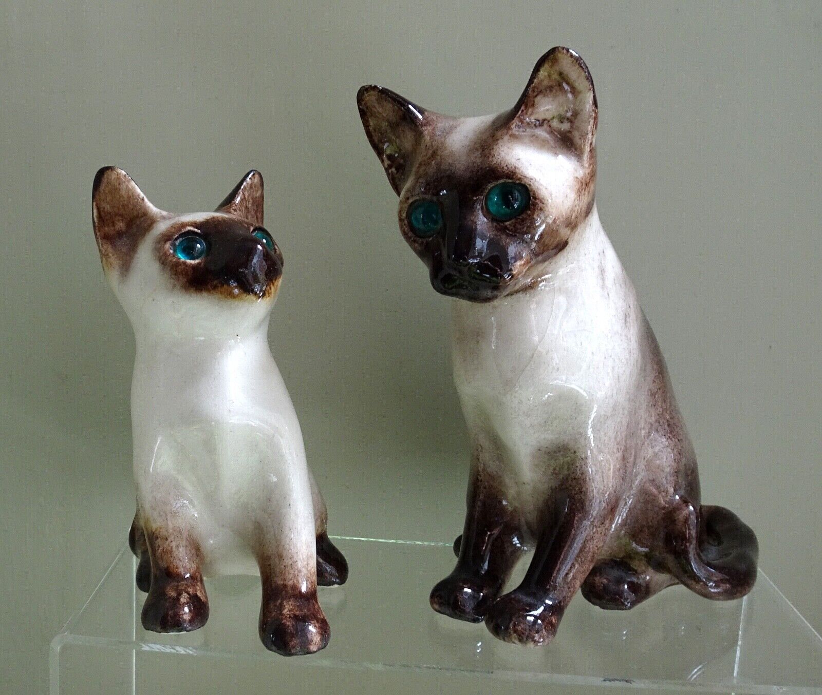WINSTANLEY SIAMESE CATS SIZE 2 AND 1  VINTAGE WITH THE FAMOUS GLASS EYES