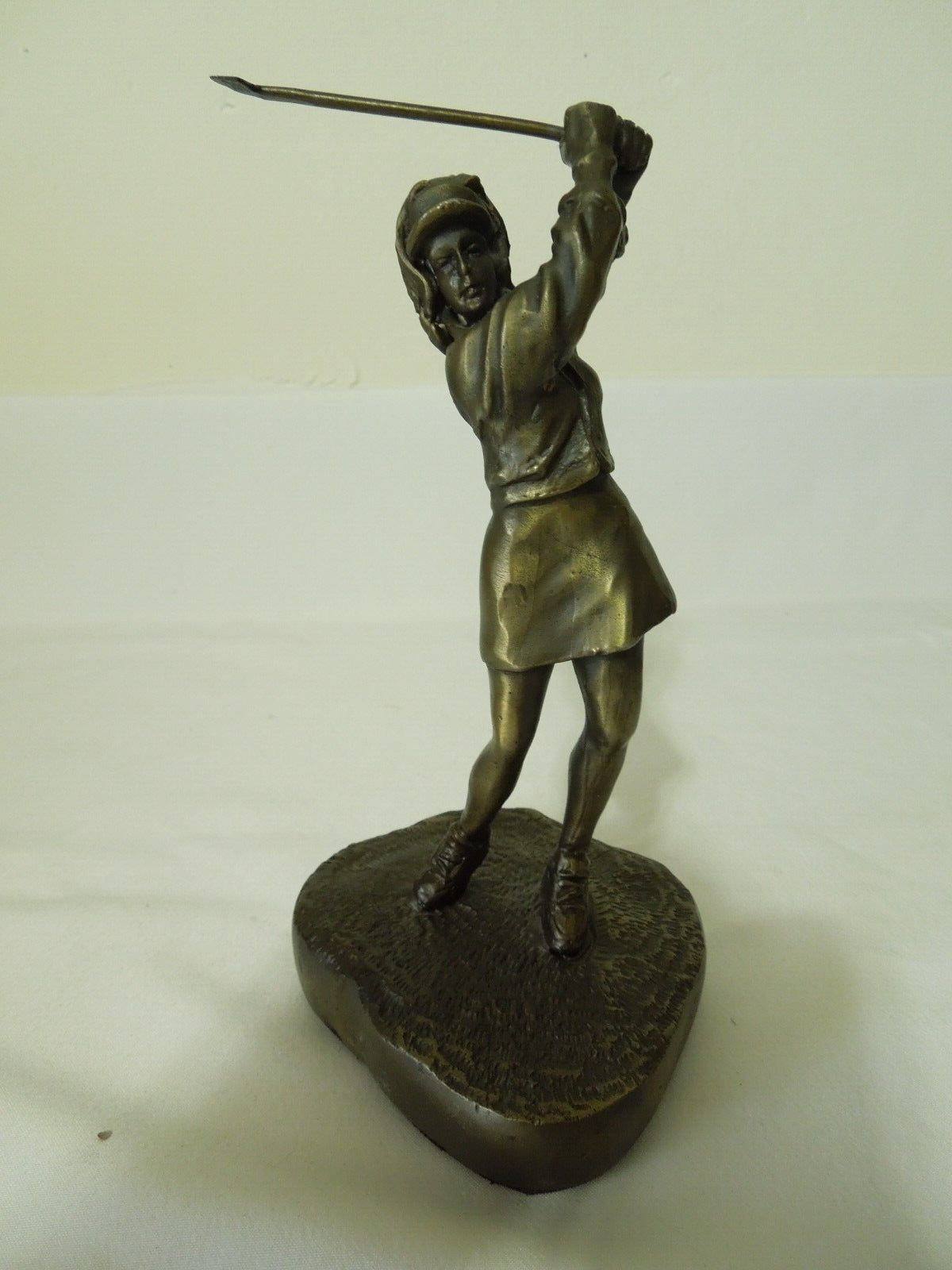 Vintage Lady Golfer Statue/Paperweight Cast Iron Bronze Tone 9\