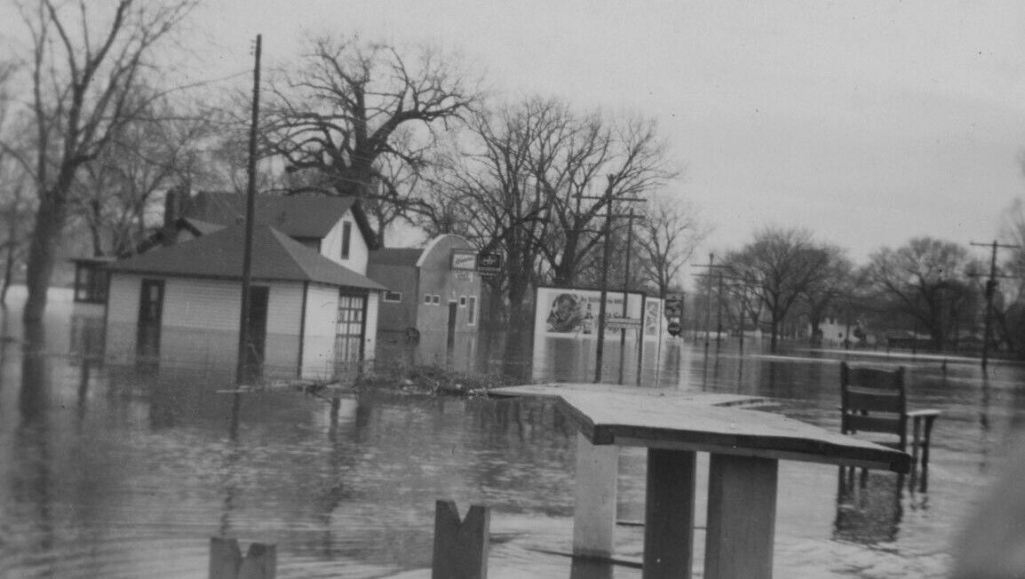 9i Photograph Town Flooded Underwater Building Water 1940-50’s