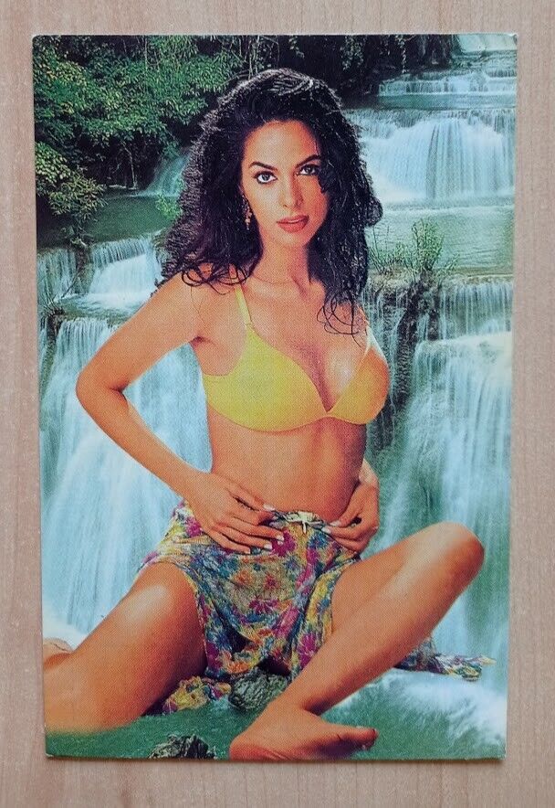 Mallika Sherawat  Bollywood Rare Postcard Post Card
