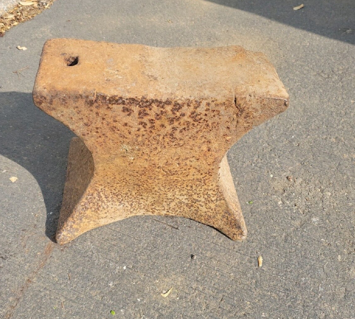 #1- Antique 1700s Colonial Hornless Anvil - 100 lbs