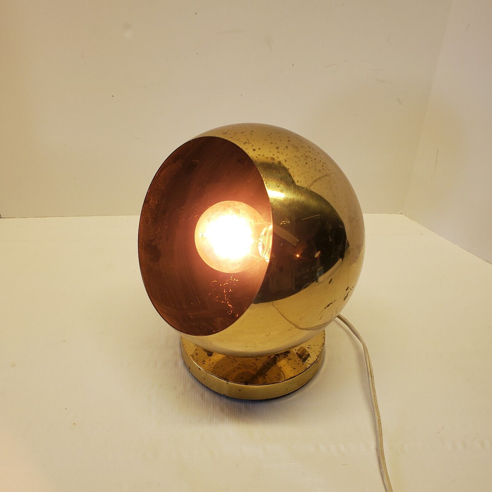Vintage Koch Lowy OMI Orb Sphere Brass Swivel Table Lamp