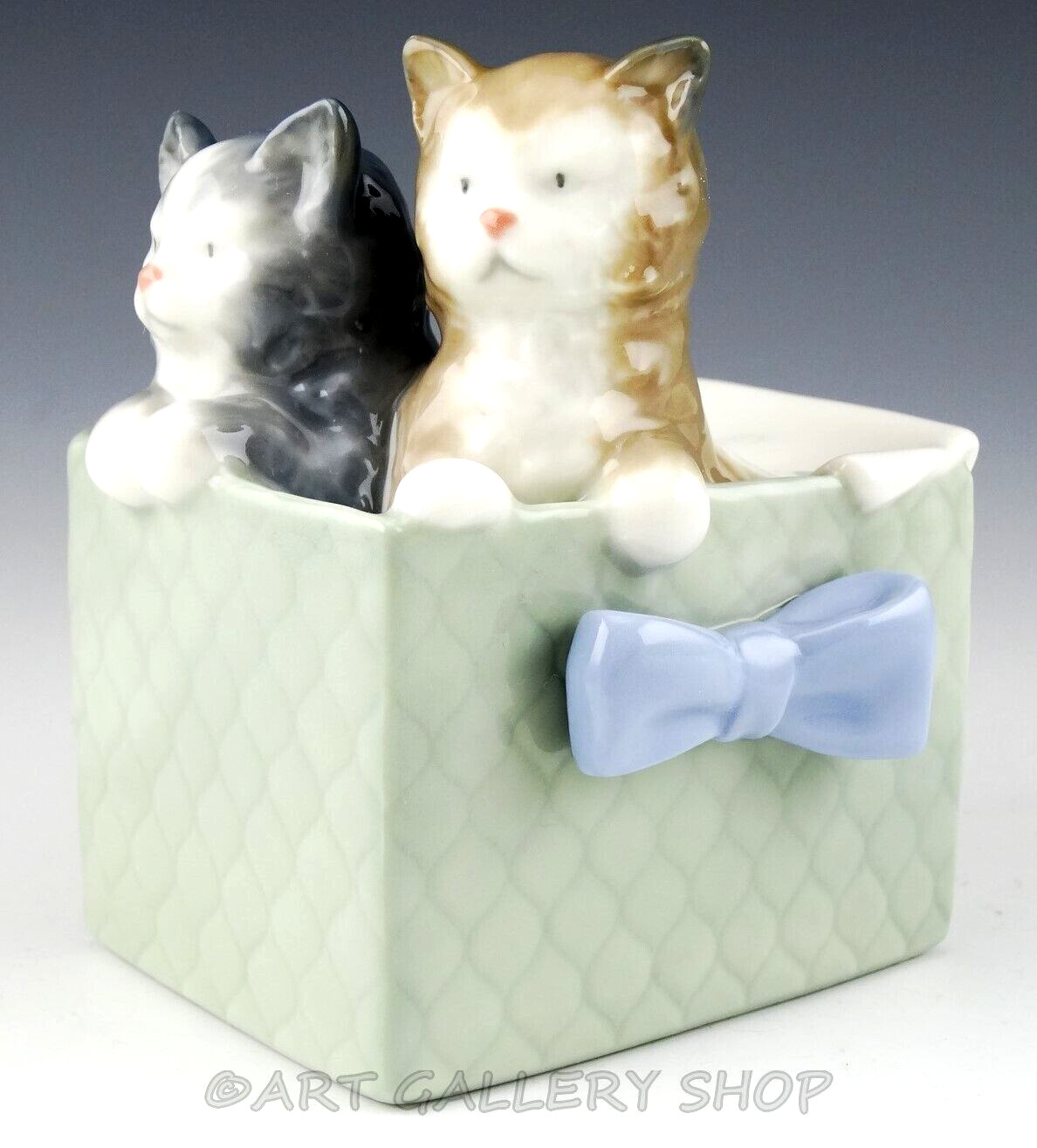 Nao Lladro Figurine PURR-FECT GIFT KITTENS CATS IN GIFT BOX #1080 Retired Mint