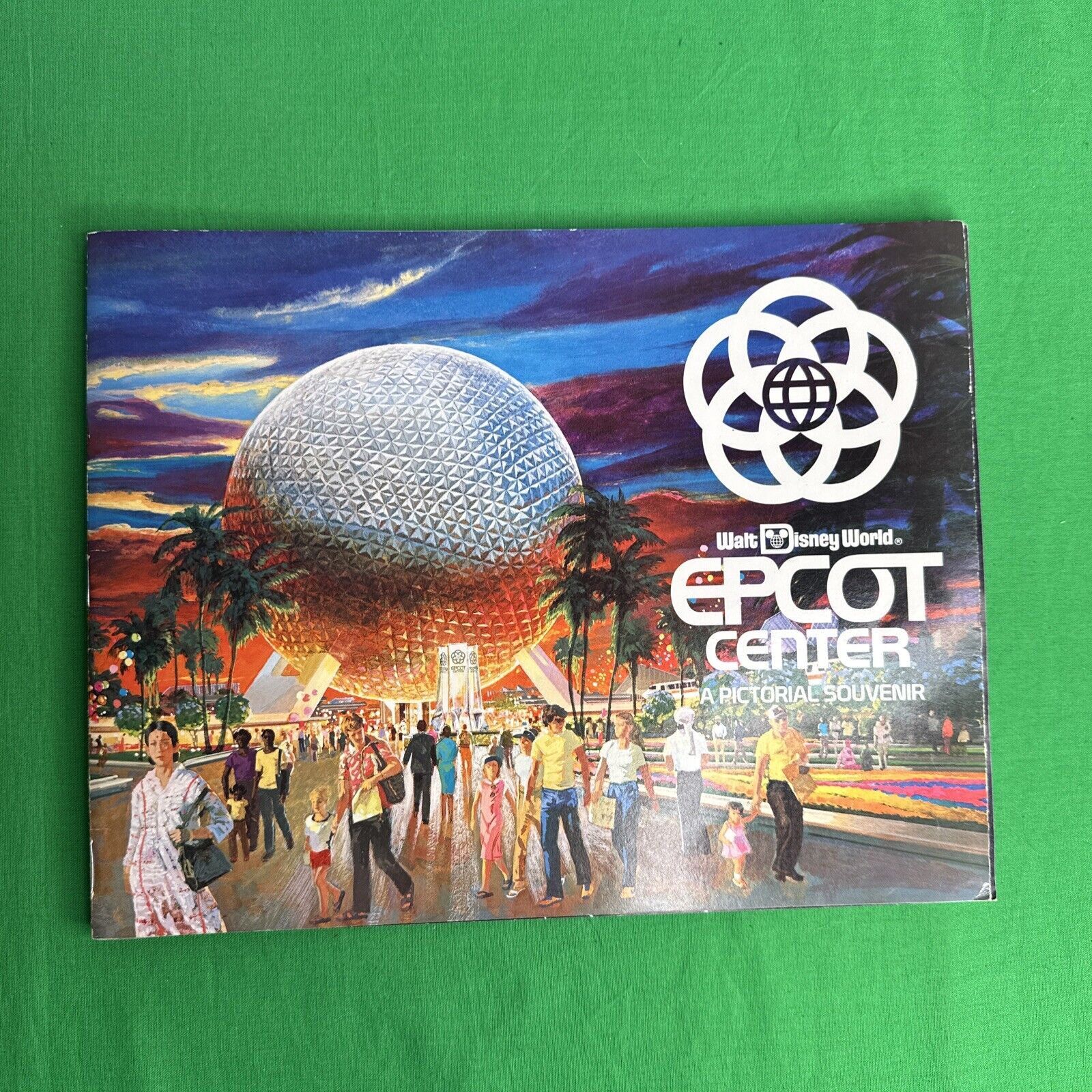 Walt Disney World EPCOT Center Pre-Opening Guide Book Original 1982 issue