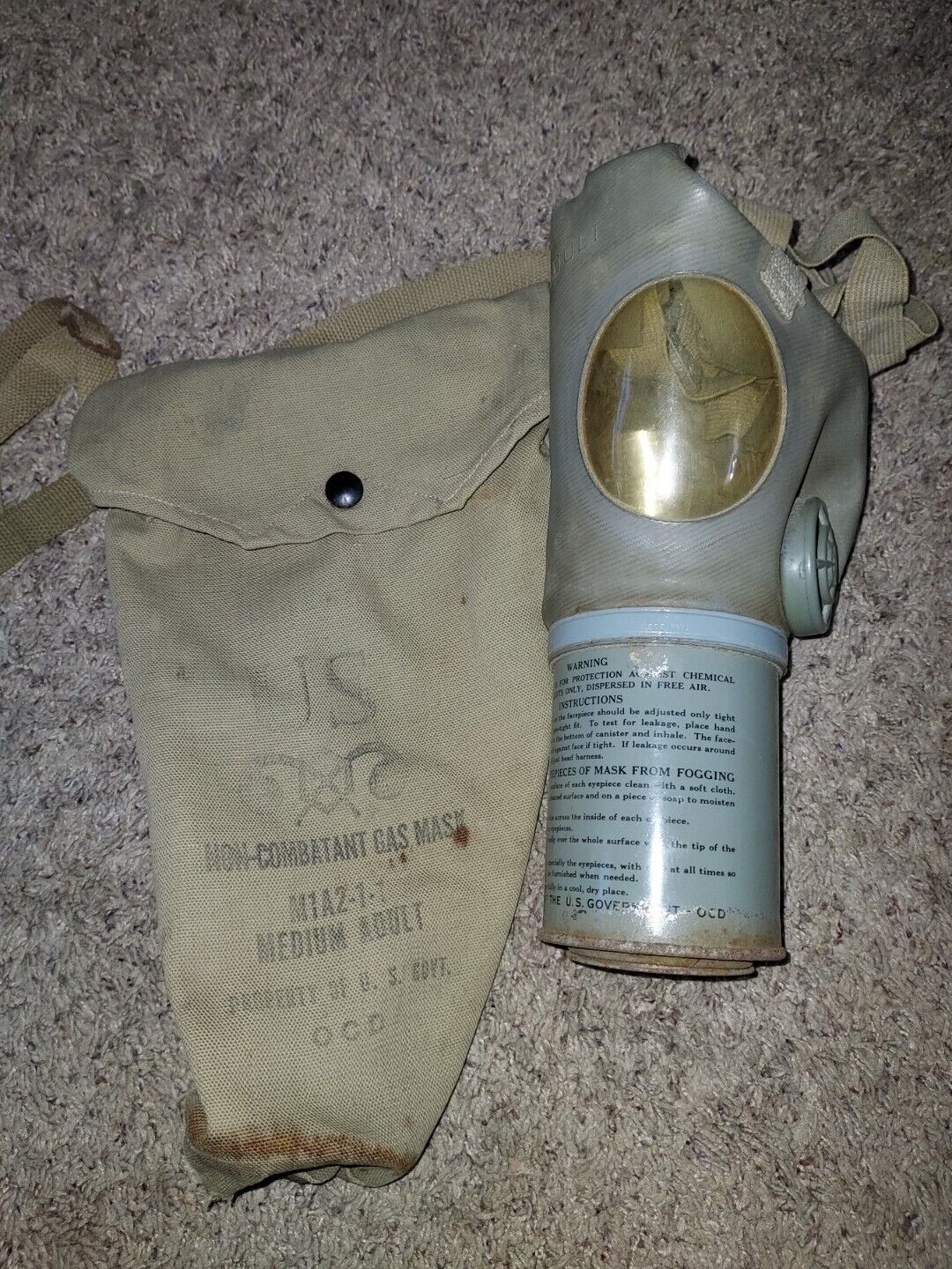 WWII Era US Civil Defense Gas Mask and Carry Bag