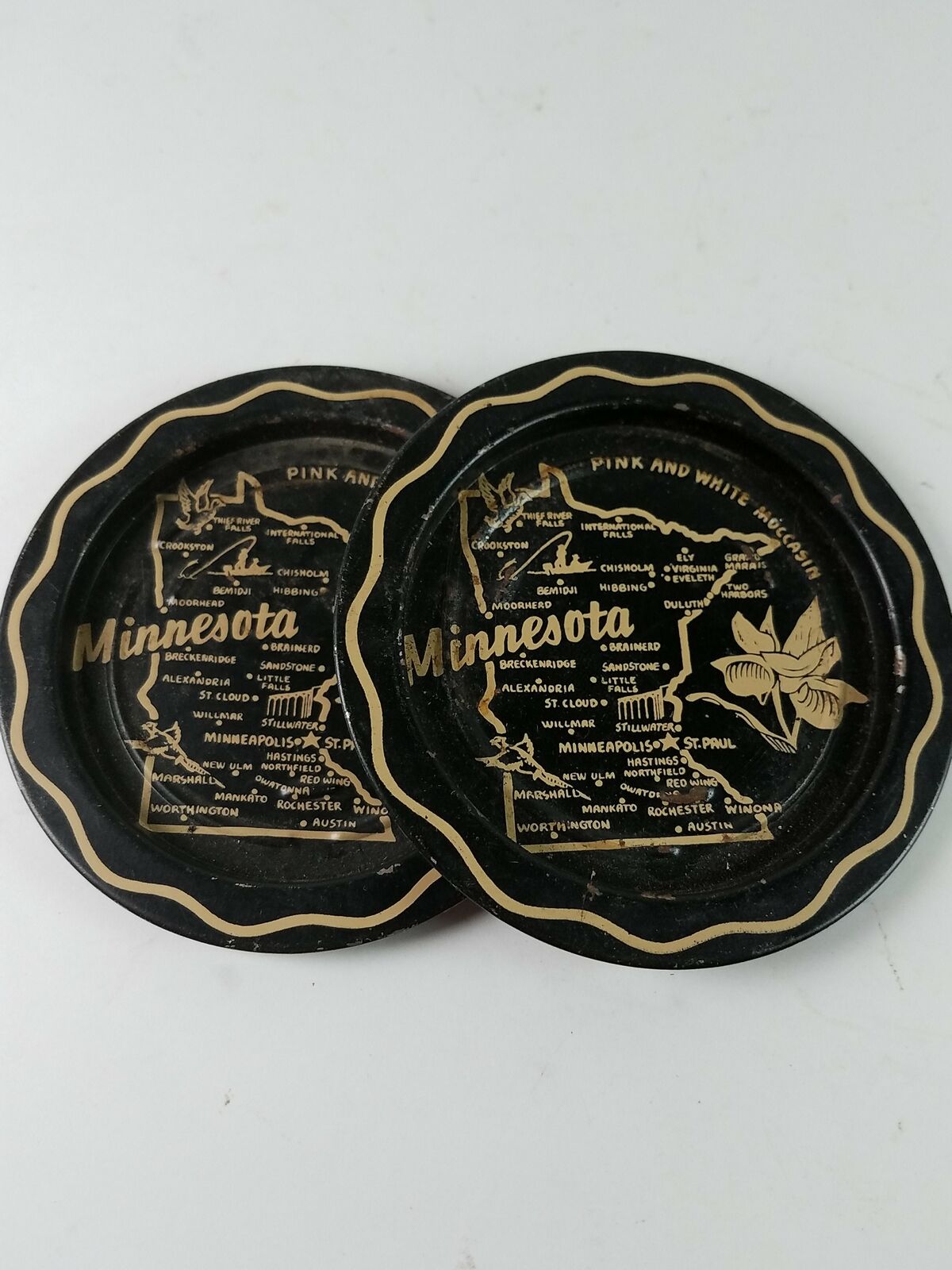Minnesota Souvenir Round Black Metal Coasters 2 Pieces