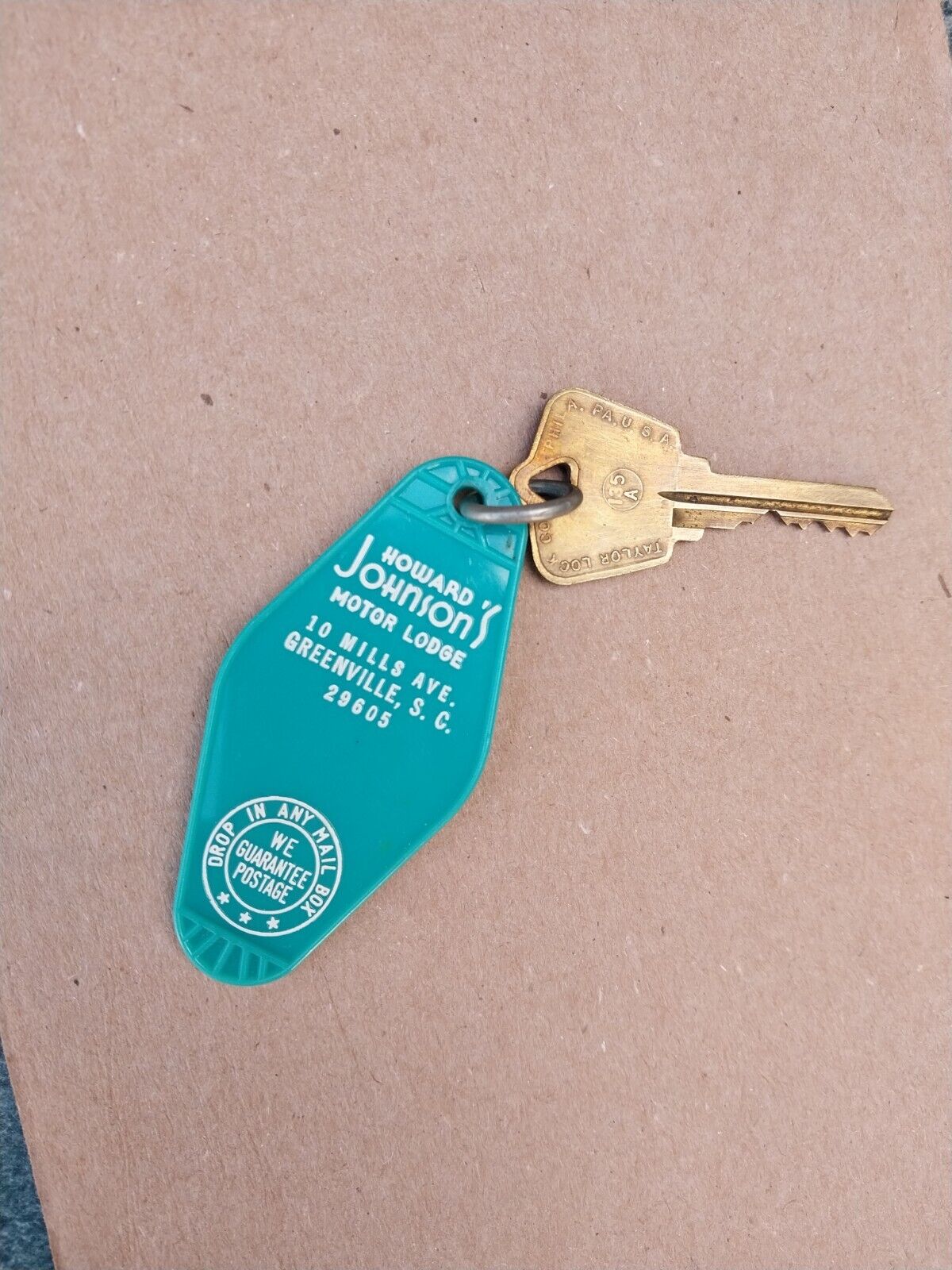 Rare Howard Johnsons Motor Lodge Key And Turquoise Fob Greenville, S.C.