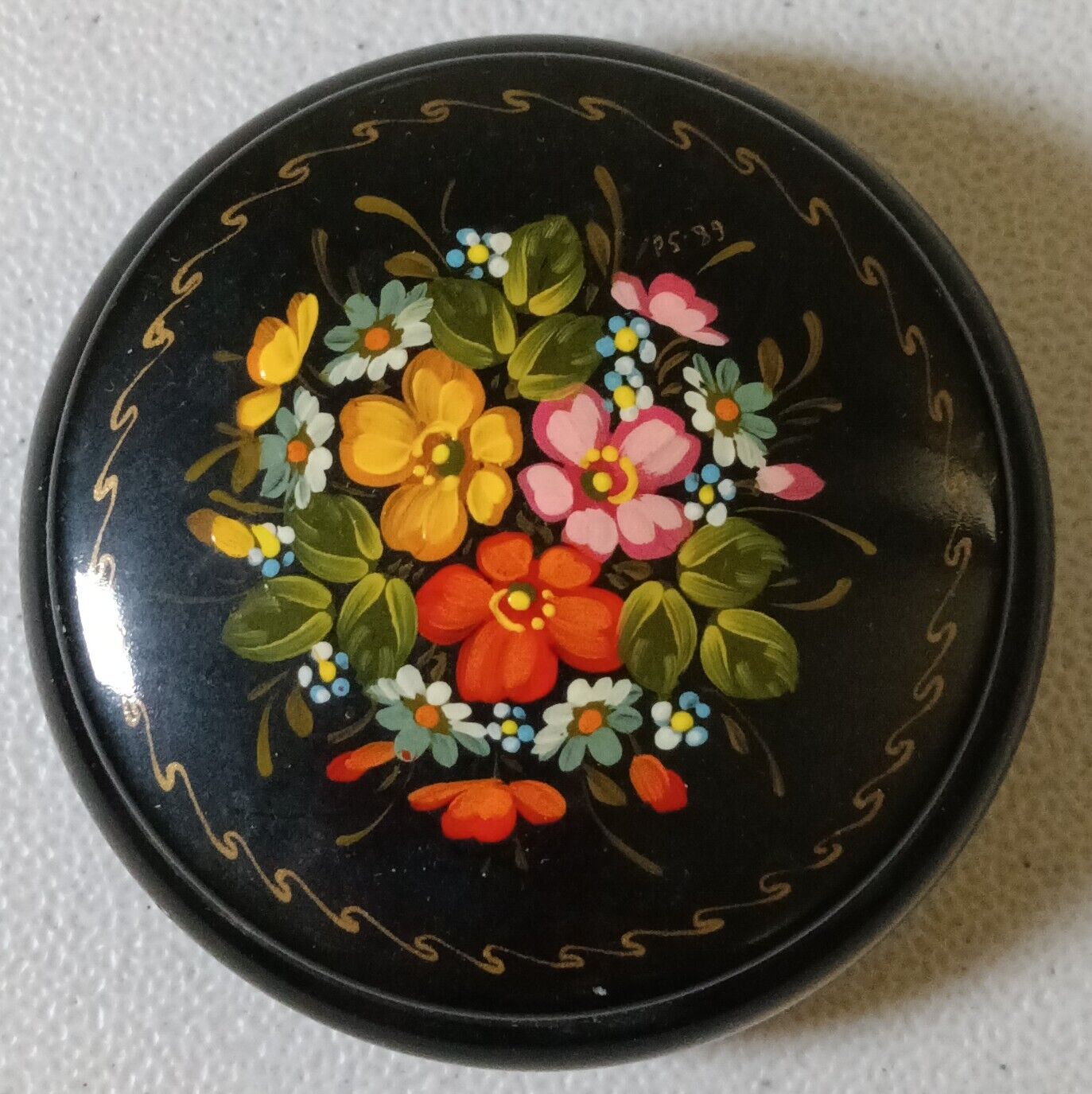 Vintage Russia Hand Painted Black Lacquer Round Trinket Box Flowers Gilded Gift