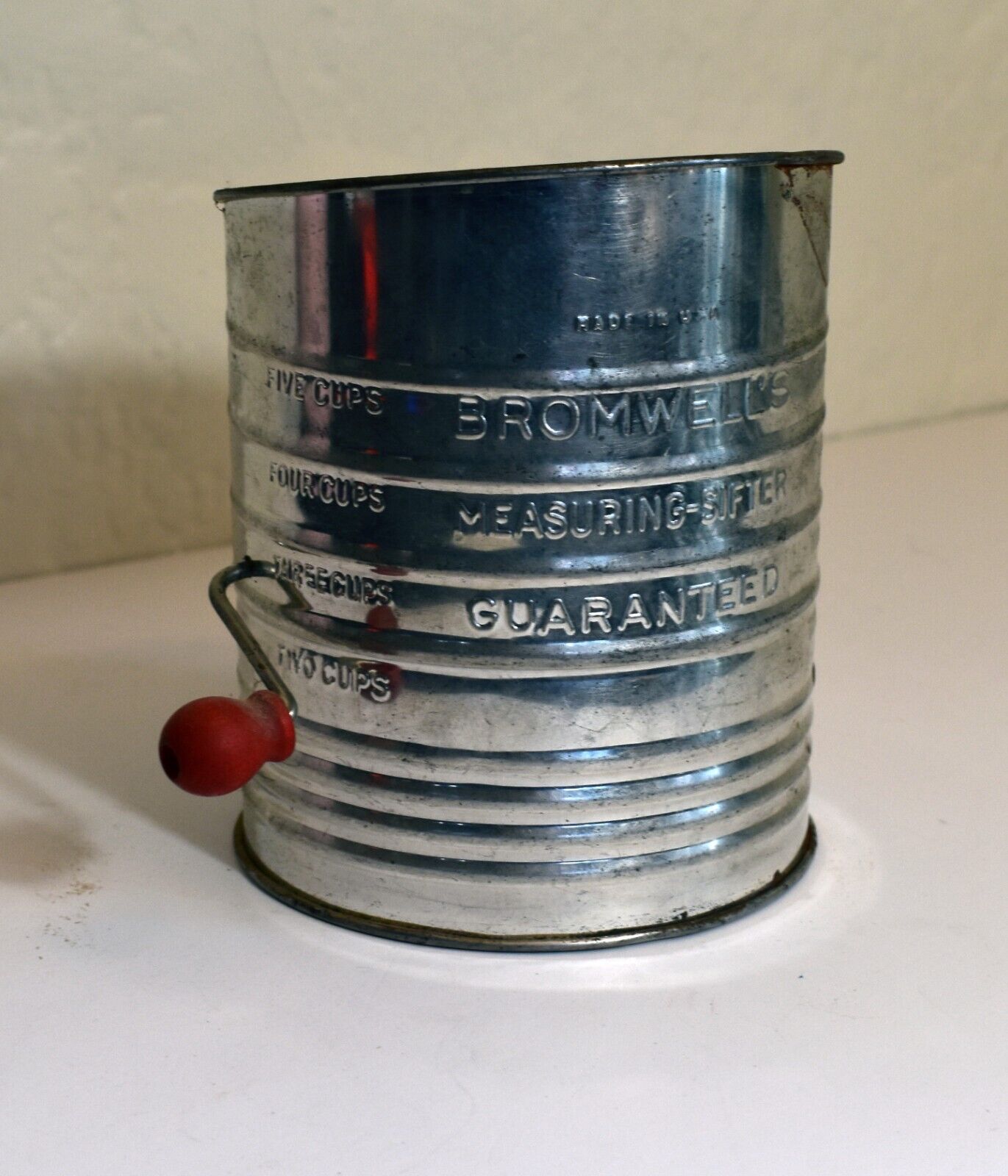 U.S.A. Made Vintage Bromwell\'s Measuring-Sifter 5 Cups Flour Sifter wood handle