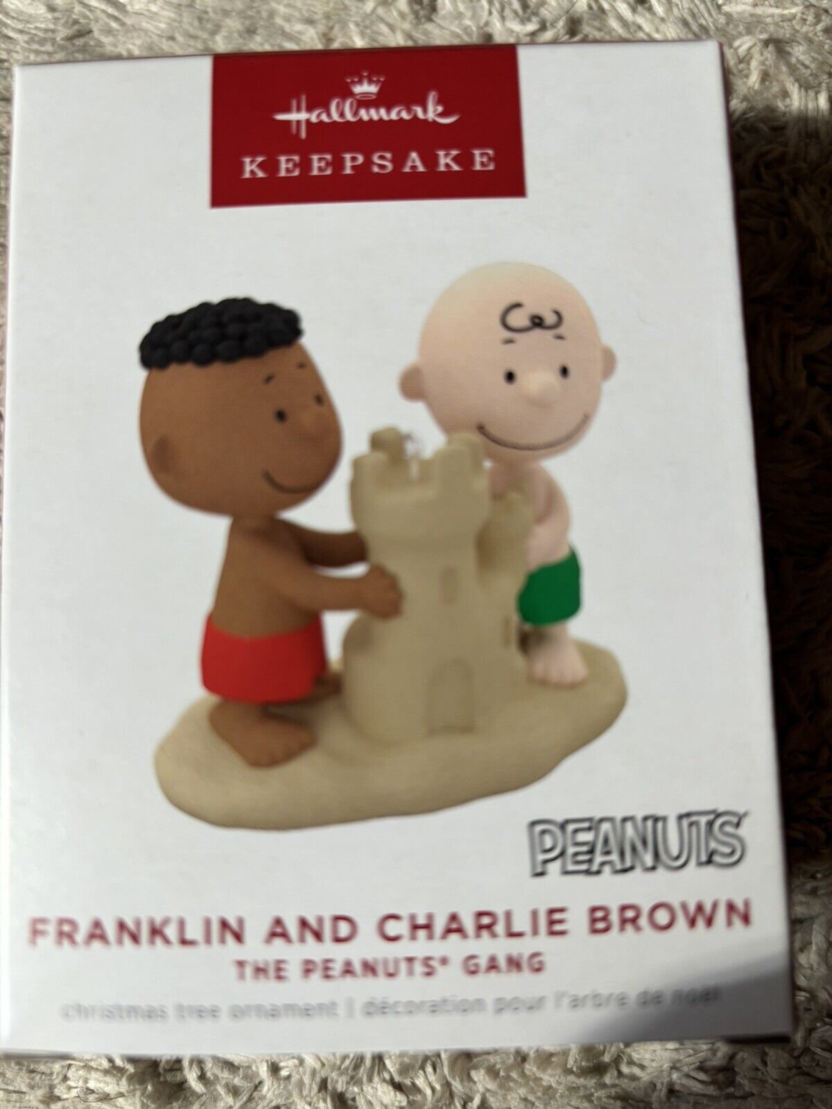 HALLMARK 2022  The Peanuts Gang Franklin and Charlie Brown at the Beach Ornament