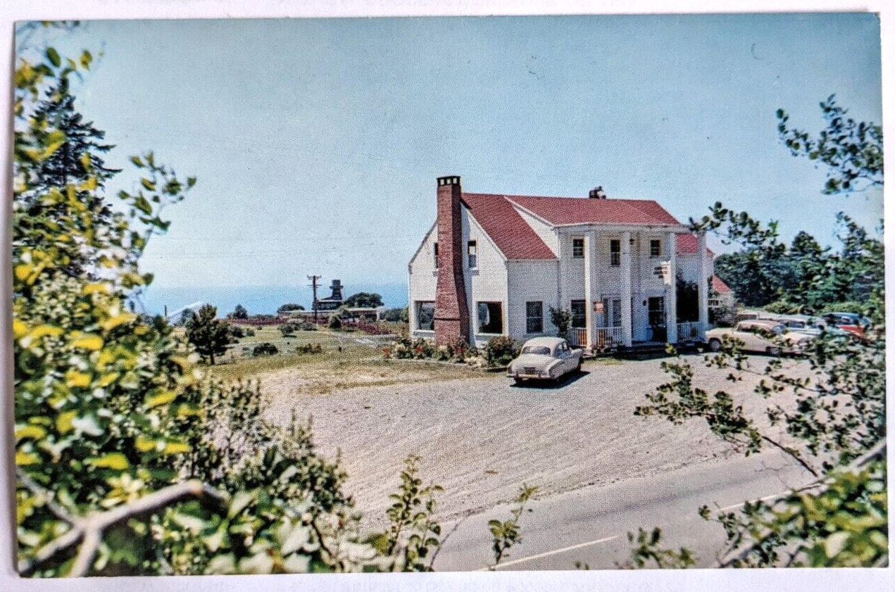 Trinidad, CA Colonial Inn Vintage Postcard 1950s Old Cars Hwy 101 Humboldt Co