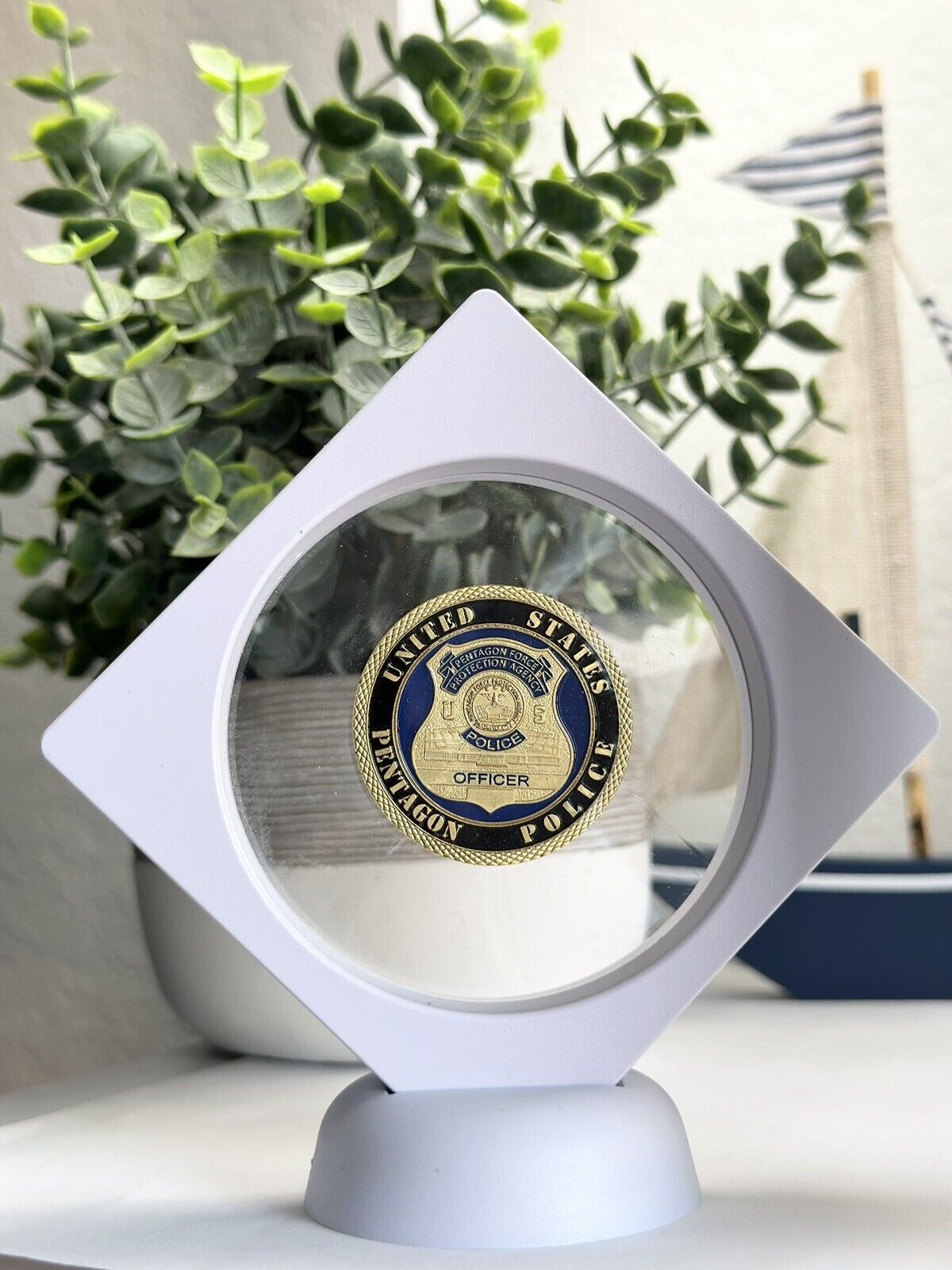 United States US Pentagon POLICE Division Challenge Coin 40mm With Display Case