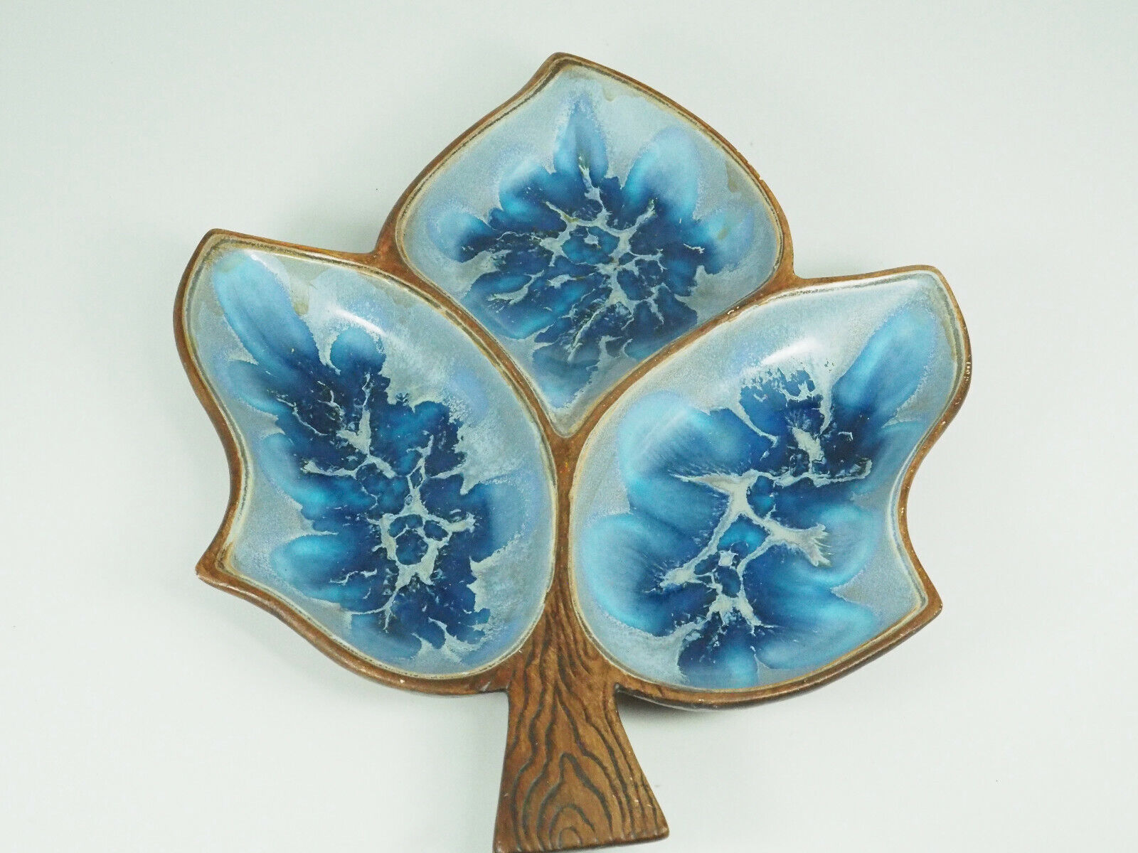 Vtg MCM Treasure Craft USA Serving Divided Dish Leaf Design  377  Blue Crystal