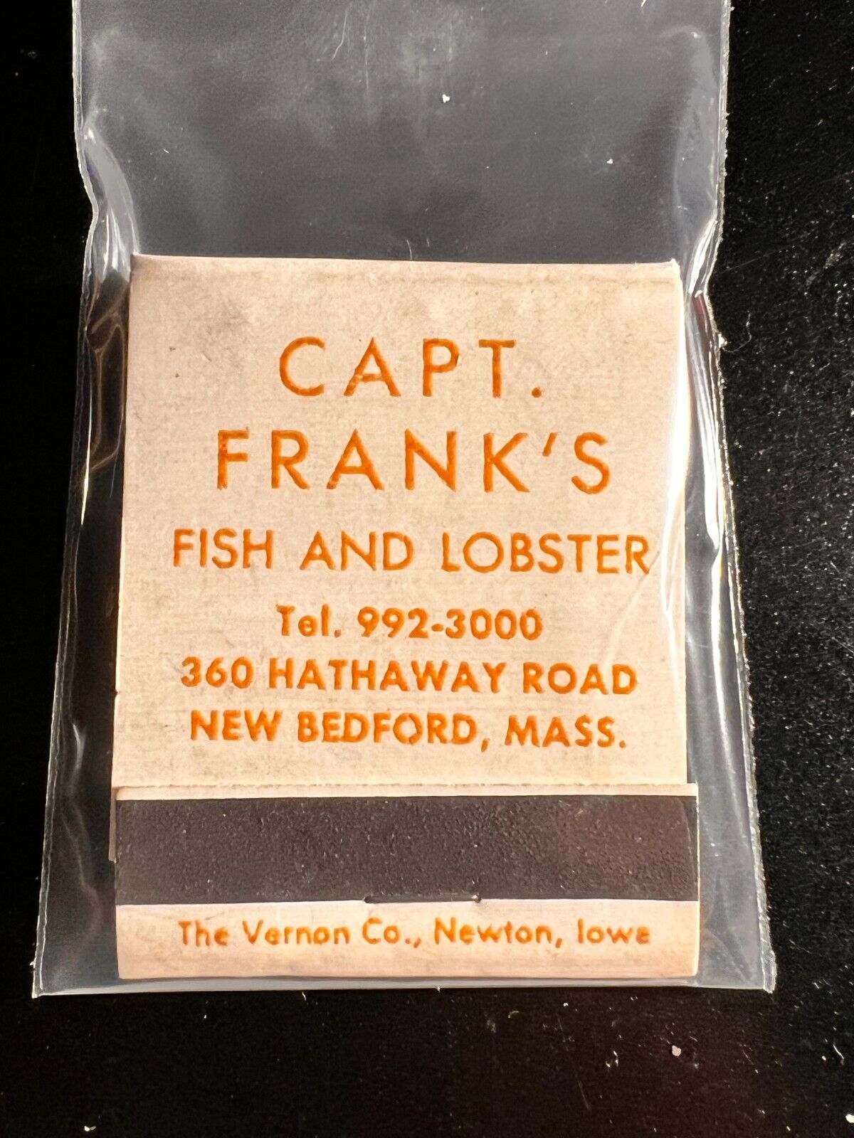 MATCHBOOK - CAPT. FRANK\'S FISH AND LOBSTER - NEW BEDFORD, MA - UNSTRUCK