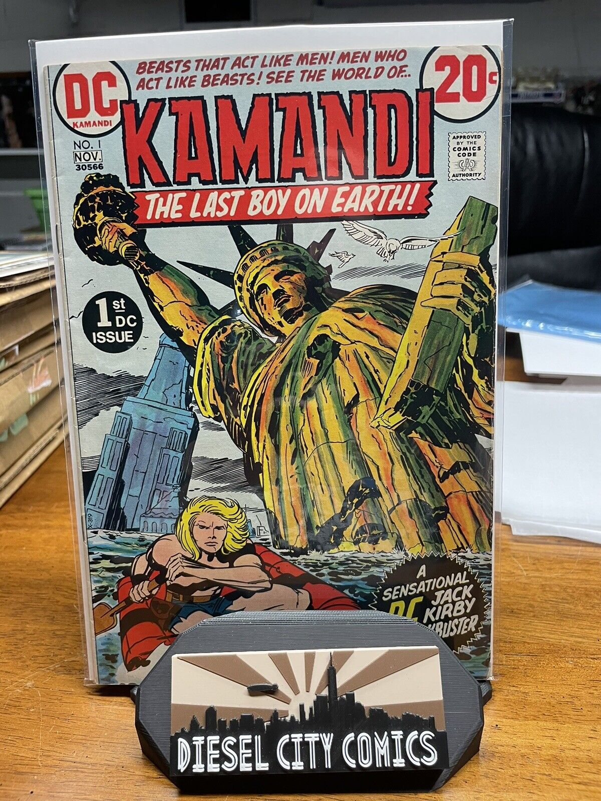 Kamandi The Last Boy On Earth 1 Key DC Comic CLEAN first Appearance 