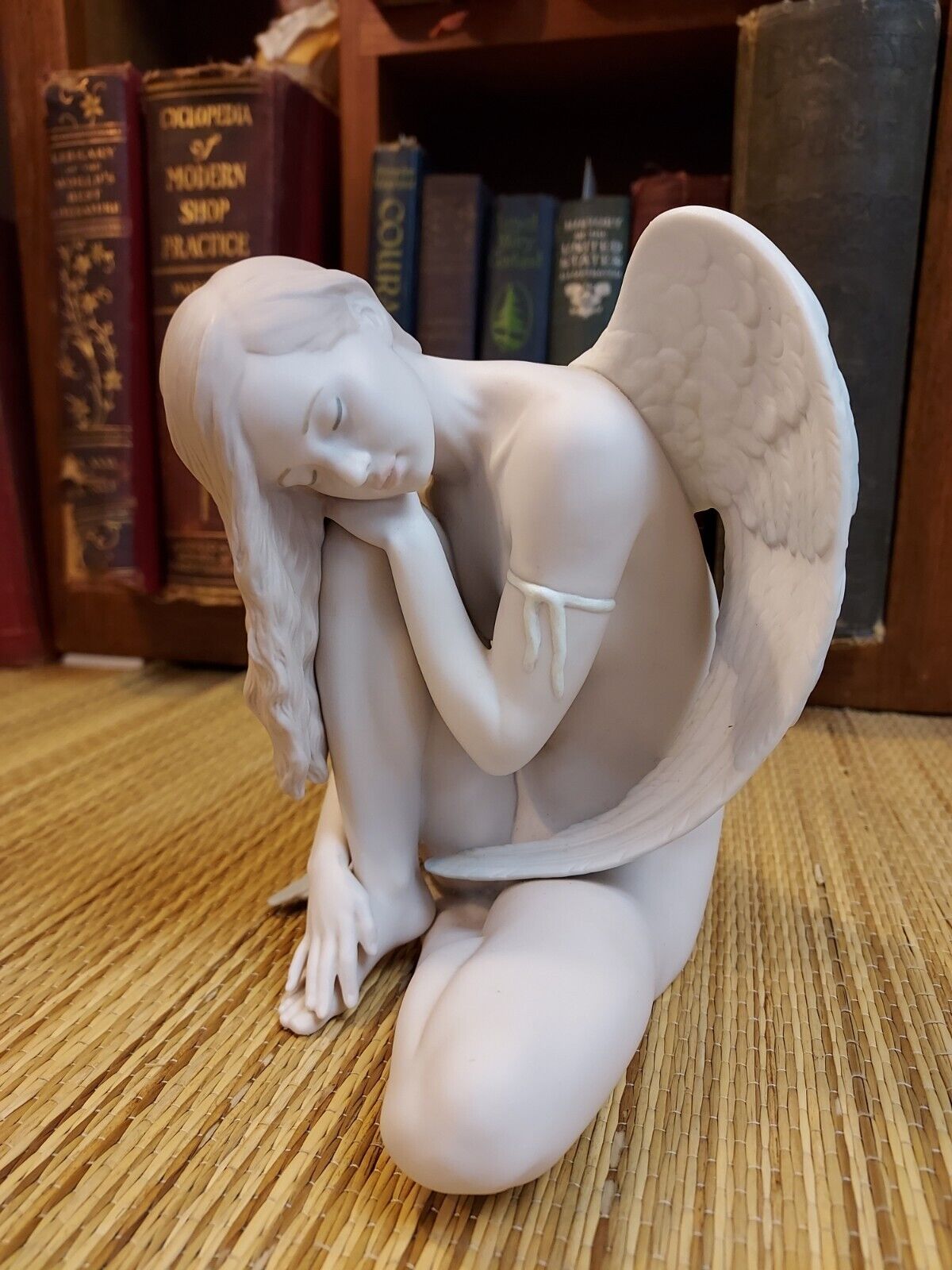 Vintage 2005  Lladro Wonderful Angel Figurine