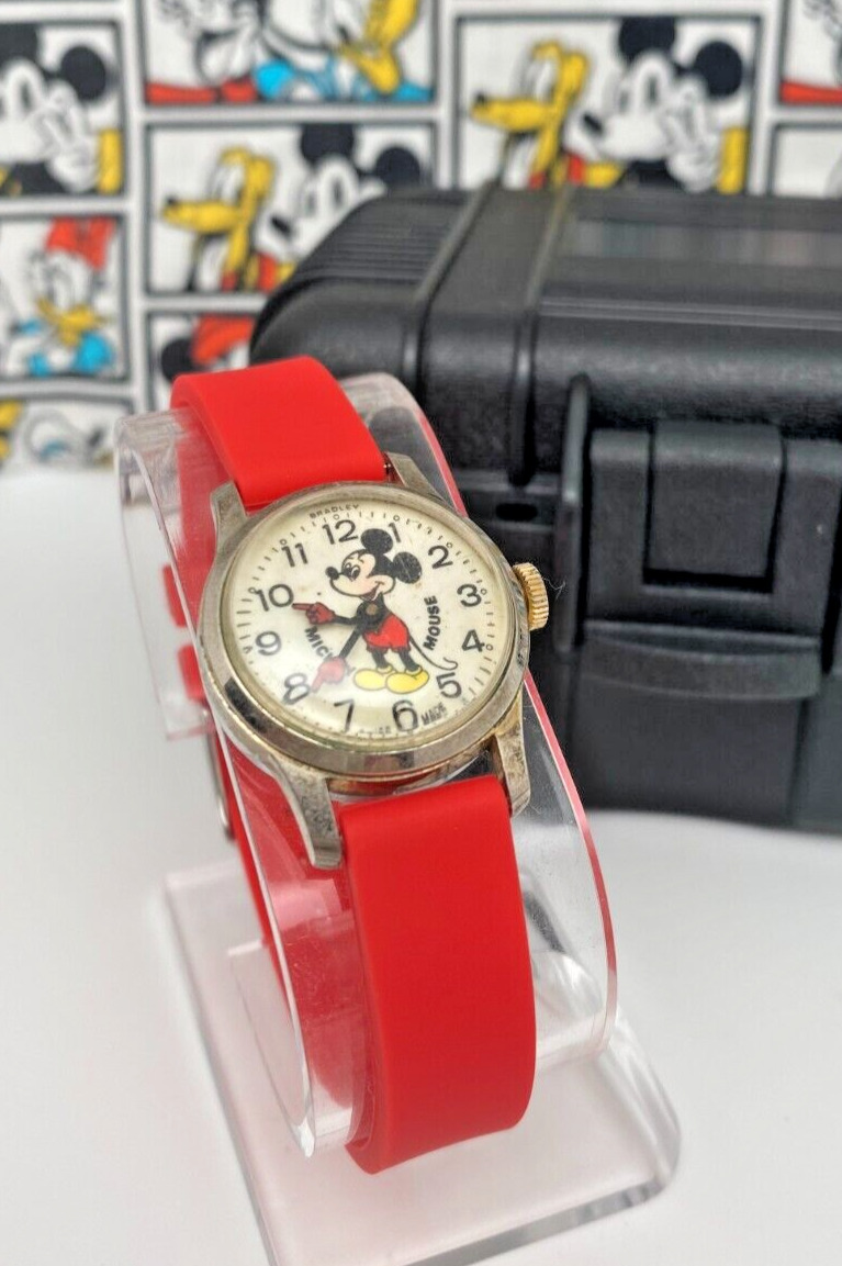 VINTAGE BRADLEY SWISS WATCH MICKEY MOUSE W/ RED HANDS WITH BONUS CASE